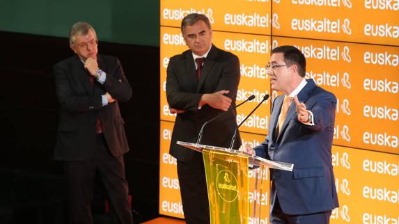Alberto García Erauzkin , presidente de Euskaltel. 