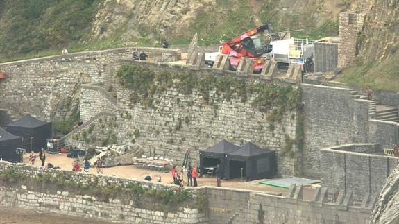 Vista del escenario instalado en itzurun para el rodaje de 'Juego de tronos'.