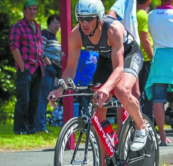 Arnaitz Burgoa en el tramo de bici del Ironman de Florida.