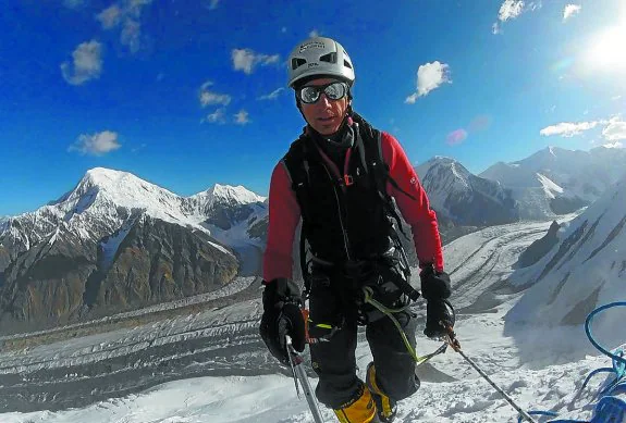 En el Khan Tengri. Mikel Díez durante la ascensión a esta montaña el pasado verano.