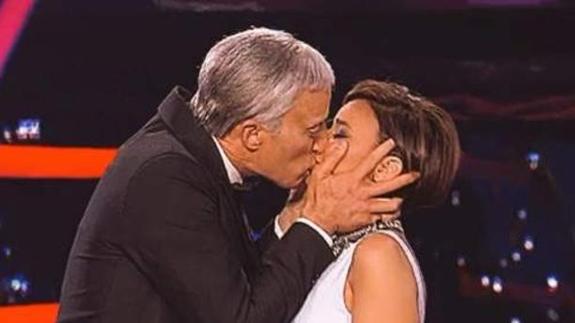 Chenoa, a Pablo Puyol: «Prefiero mil veces un beso tuyo que cualquier cobra»