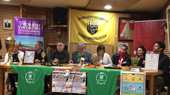 Presentación del cross con Iván Fernández y Martín Fiz, entre otros