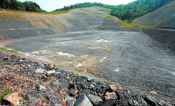 Solar excavado en Zubieta en 2011 donde se iba a construir la incineradora. 