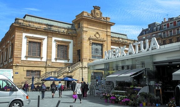 La desaparición del 'tupper' conllevará la reubicación de los locales que ahora se encuentran en activo.