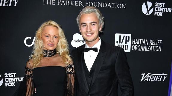 La nueva y sorprendente transformación de Pamela Anderson