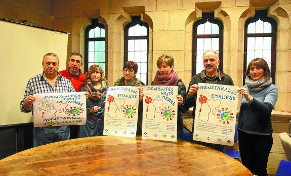 Médula. Organizadores de la charla y la concentración de autocaravanas.