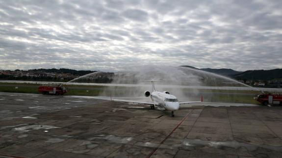 Avión en el aeropuerto de Hondarribia. 