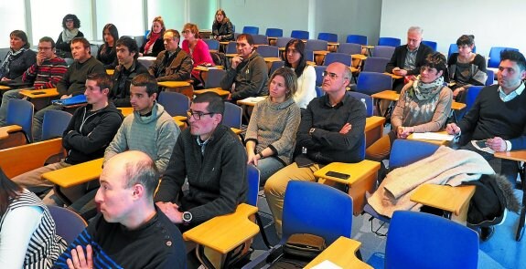 Presentación del proyecto. Empresarios, técnicos, políticos... en la jornada de ayer en Ugle. 