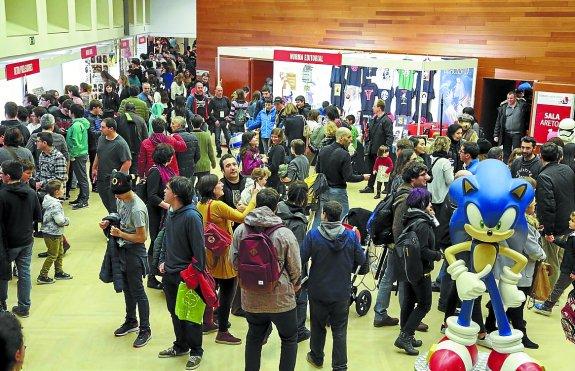 Miles de aficionados al cómic acudieron este fin de semana al evento en el Kursaal.