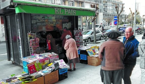 Chatarra. El histórico quiosco Balanzategi será derribado cuando se traslade la actividad a Biteri. 