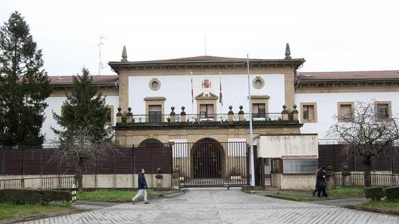 Interior ve más cerca traspasar Prisiones a Euskadi, pero pide crear un mejor clima