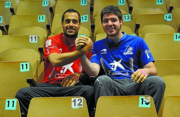 Oinatz Bengoetxea e Iker Irribarria ya fueron rivales en semifinales del Manomanista de Primera del año pasado. 