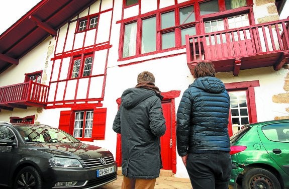 Casa de Luhuso donde el pasado diciembre fueron detenidas cinco personas que colaboraban en el desarme de ETA.