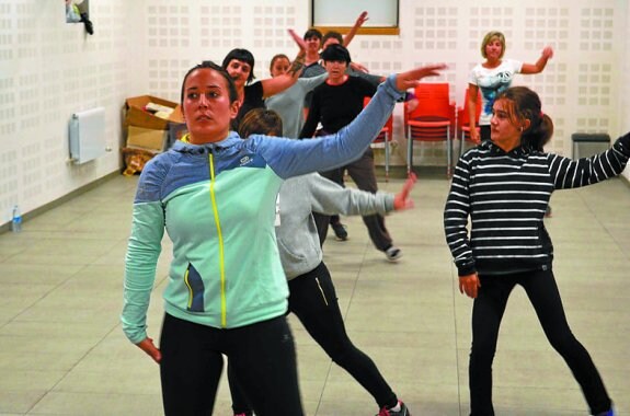 Zumba ikastaroko klase batean. 