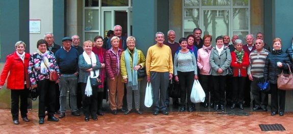 Representación de una buena parte de los participantes comarcales en los torneos de los hogares de los jubilados. 