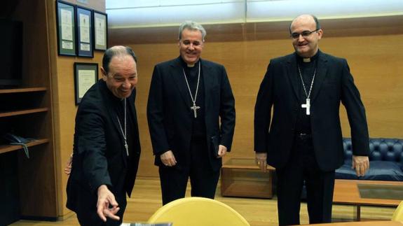 Iceta, Elizalde y Munilla, durante el acto de este sábado.