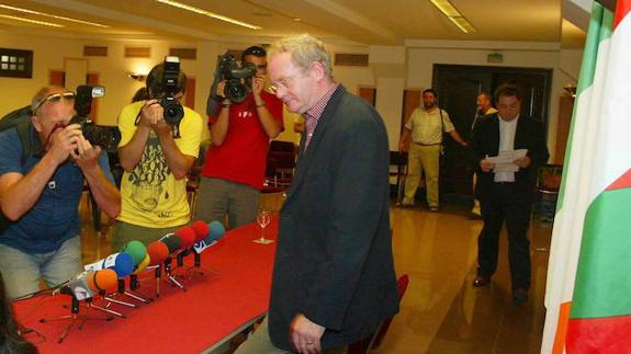 Martin McGuinness, durante su primera visita a Donostia en junio de 2006