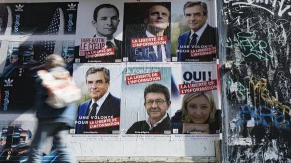 Carteles electorales en París. 