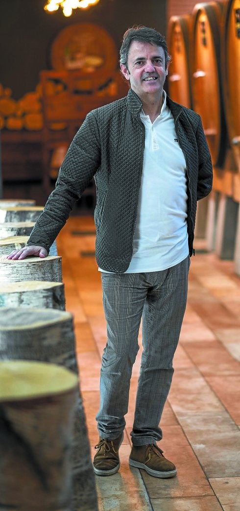 Porfirio Fisac, feliz por el título y el ascenso logrados con el Gipuzkoa Basket.