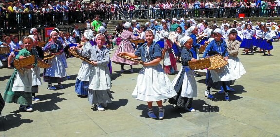 Dantzari Txiki Eguna. Se celebrará el 21 de mayo y tomarán parte varios cientos de jóvenes dantzaris.