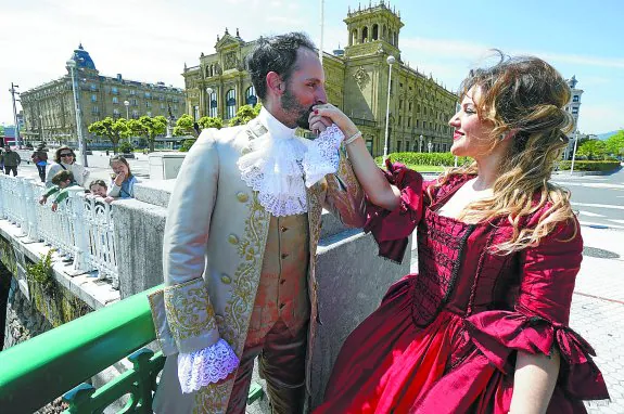 La Cenicienta y el príncipe ya se besan | El Diario Vasco
