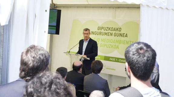 Markel Olano durante su intervención en la inauguración de las obras de la incineradora. 