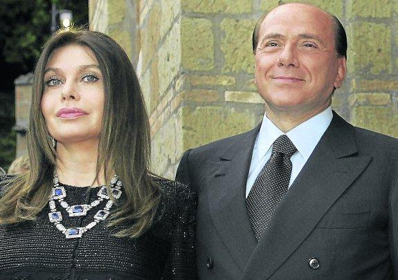 Silvio Berlusconi y su exmujer Veronica Lario, fotografiados en 2004. 
