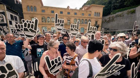 Sare se concentra en Donostia por los presos enfermos