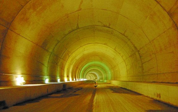 Vista del túnel de Ordizia, en el tramo Ordizia-Itsasondo, una de las cuatro galerías del TAV en Gipuzkoa donde Adif deberá construir nuevas salidas de emergencia.