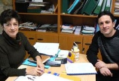 Maribel Albizu, concejala de Acción Social, junto a Julen Aranguren, nuevo técnico en inmigración.