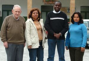 Anselmo Arrieta, María Figueroa, Cándido Saiengue y Verónica Varela, ayer en Eibar. [FÉLIX MORQUECHO.]