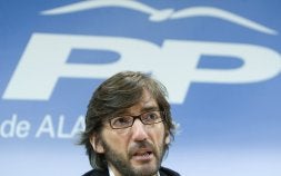 El alavés Iñaki Oyarzábal será el secretario general de la ejecutiva que liderará Antonio Basagoiti. /DAVID AGUILAR/ EFE