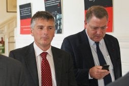 Xabier Iturbe y Xabier de Irala, en unas jornadas financieras celebradas el pasado mes en el Palacio de Miramar. /M. FRAILE