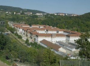 El Ayuntamiento cree que los cuarteles están infrautilizados. /LUIS MICHELENA