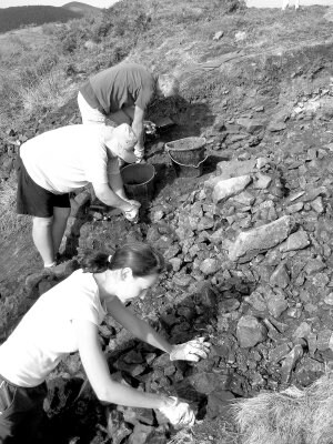 Excavación arqueológica en Agiña.