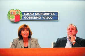 La consejera de Cultura, Blanca Urgell, y Mikel Olaciregui. /USOZ