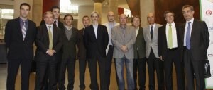 Koldo Saratxaga, en el centro, junto con los representantes de las diez empresas que constituyen Gbe-Ner, en su presentación ayer en Bilbao. /M. LÓPEZ