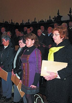 Los coros parroquial y Julian Barrenetxea.