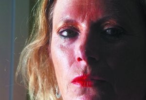 Encarnación Carrillo asegura que no olvida ni perdona a los dos etarras que asesinaron a su marido en el interior de la tienda que regentaba en Zumarraga. ::
ANTONIO VÁZQUEZ