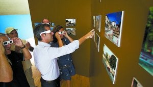 Algunas de las fotografías están en tres dimensiones y se deben mirar con gafas especiales. ::
DE LA HERA