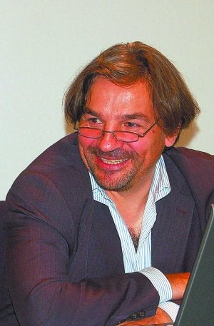 Marco L. Guidi de la Università di Pisa, en su ponencia de ayer. ::
SUDUPE