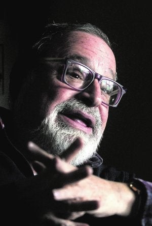 Contrasentido. «El Gobierno vende el tabaco para luego prohibirlo». ::
AFP