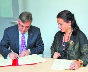 Firma. Michael Whitby y Aizpea Goenaga.