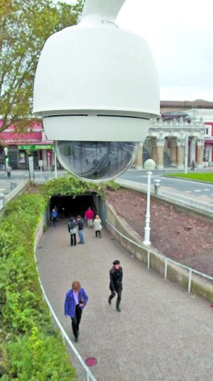 El pasadizo de Egia está vigilado por cámaras. ::
MICHELENA