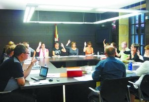 Votación. La referida a las actas de sesiones plenarias anteriores fue una de las pocas que se aprobó por unanimidad. ::                             VIÑAS