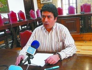 Portavoz. Rafa Olaizola durante su comparecencia. ::
ETXEBERRIA