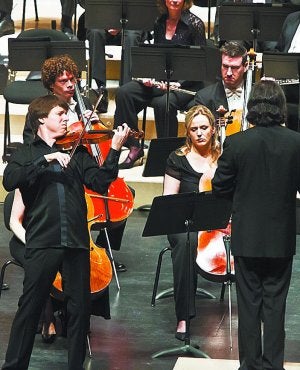 Joshua Bell y Vladimir Jurowski, en el Kursaal. ::
JOSE USOZ