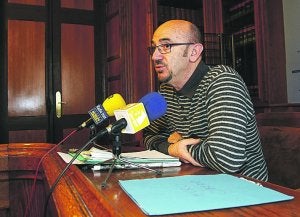 A la totalidad. Manuel Millán presentó la enmienda de EB. ::                             DE LA HERA