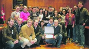 La totalidad de los músicos y sus antecesores posaron así de contentos. ::
FOTOS: GORRITIBEREA