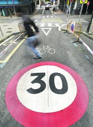 Zonas 30. El día 12 empezarán a imponerse sanciones. ::                              F. DE LA HERA